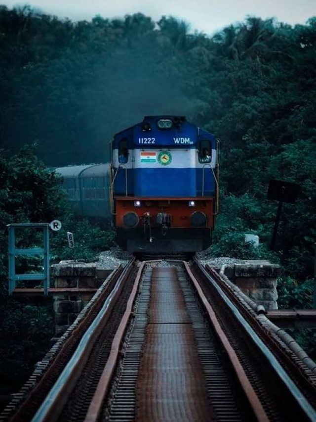 यात्रियों के लिए रेलवे चला रहा ये स्पेशल ट्रेनें,जानें बुकिंग का शेड्यूल